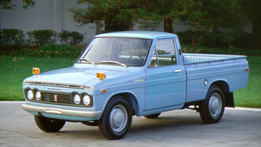 Toyota Hilux celebra 55 años de historia