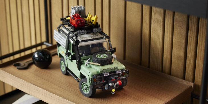 El Land Rover Defender clásico te invita a una nueva aventura Lego