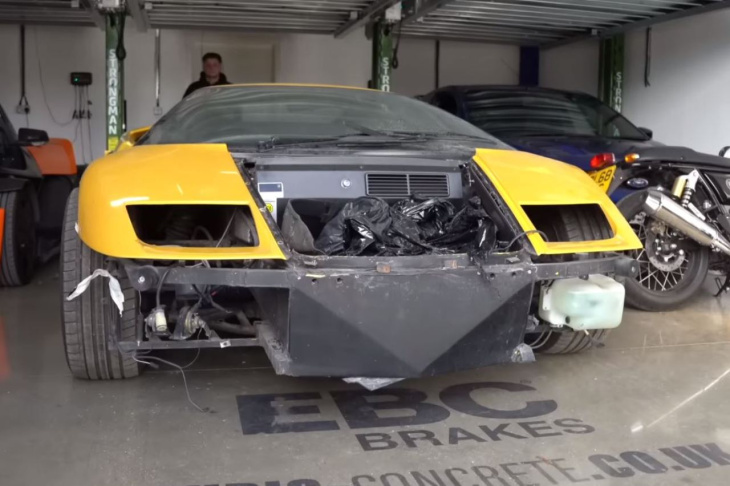 Aparece un Lamborghini Diablo 6.0 VT robado y abandonado en una nave de ganado