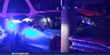 Un joven de 15 años roba un Corvette y lo estrella en una persecución