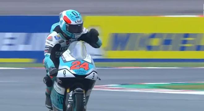 tatsuki suzuki gana y almansa cae en la última vuelta en termas en moto3