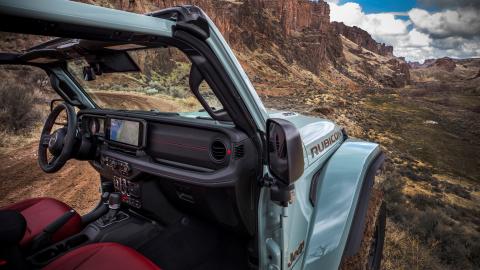 nuevo jeep wrangler 2024: más equipamiento, retoques sutiles y mismas capacidades off-road
