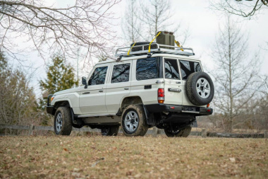 Toyota Land Cruiser 70 Expedition Spec: el veterano que resiste ataques de rifles y granadas