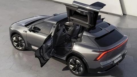 HiPhi Y: la competencia china al Tesla Model X con puertas de tipo ala de gaviota