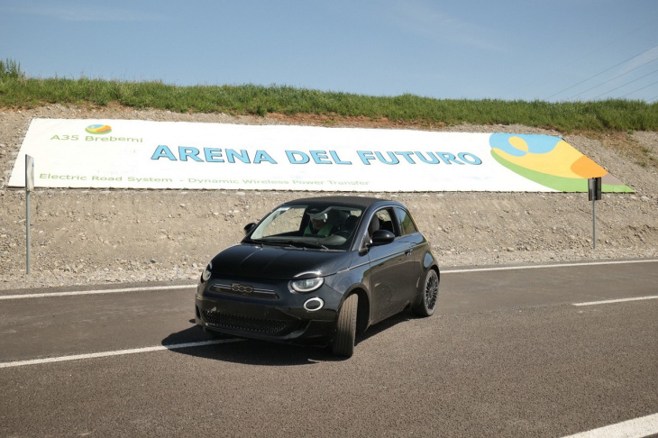 el fiat 500 ha probado la pista electrificada del circuito arena del futuro, en italia