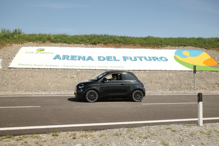 el fiat 500 ha probado la pista electrificada del circuito arena del futuro, en italia