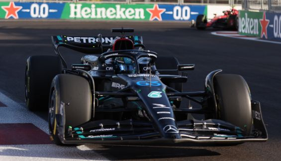 Mercedes domina el primer libre; Sainz quinto, Alonso séptimo y 'Checo' el 11