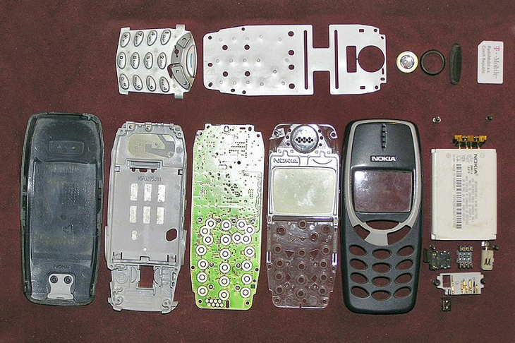 Nokia 3310, el móvil indestructible, ahora es usado para robar coches en segundos (con vídeo)