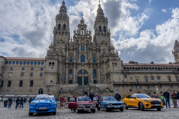 la ii concentración de clubes ford reúne 73 coches de diferentes épocas