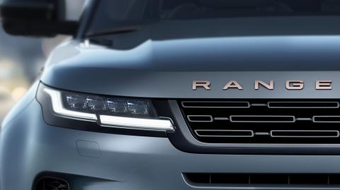 range rover evoque 2023: lavado de cara sutil y más tecnología para el suv británico