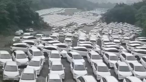¿por qué hay miles de coches eléctricos abandonados en china?