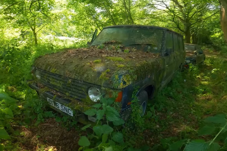 Encuentran un Range Rover de 1987 con 37.000 kilómetros abandonado en un bosque