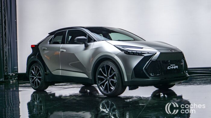 Toyota C-HR: ¿repetirá corona el rey de los híbridos?