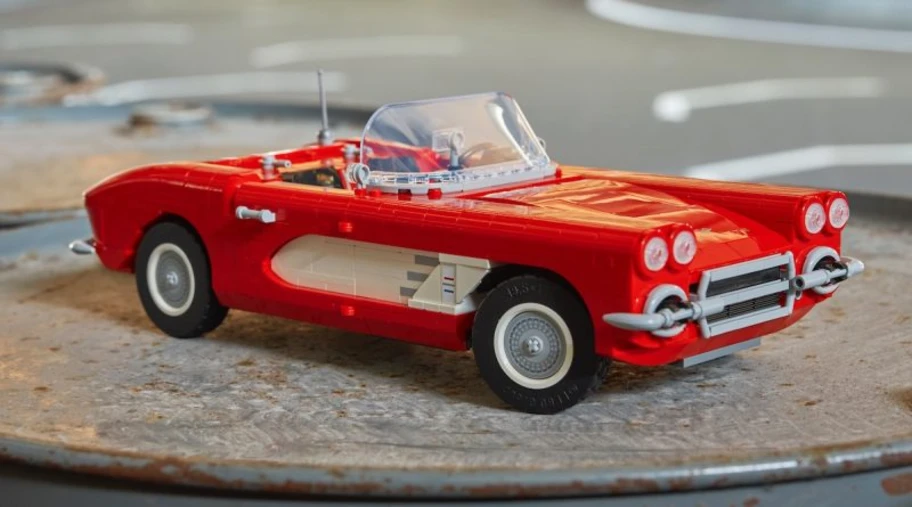 LEGO se une a la celebración del Chevrolet Corvette y nos presenta una pieza de colección