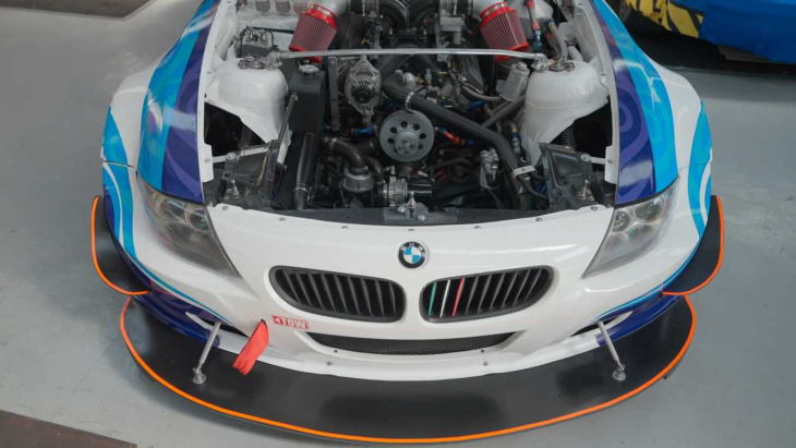 ¿Un BMW Z4 con un motor de NASCAR? Sí, y tiene 600 CV de potencia