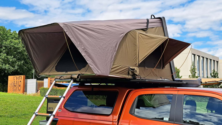 este isuzu d-max es un escaparate de accesorios camper y off-road