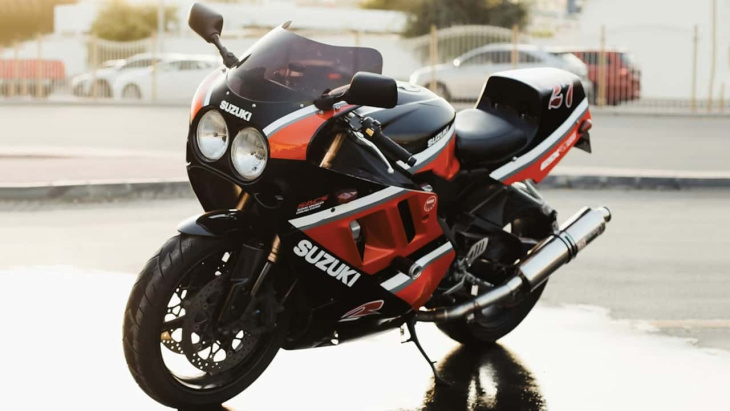 Retrocede en el tiempo con la Suzuki GSX-R1100 de Cafe Rider Custom