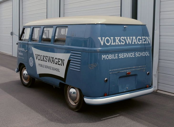 después de 43 años de hibernación emerge el raro volkswagen tipo 2 schulwagen