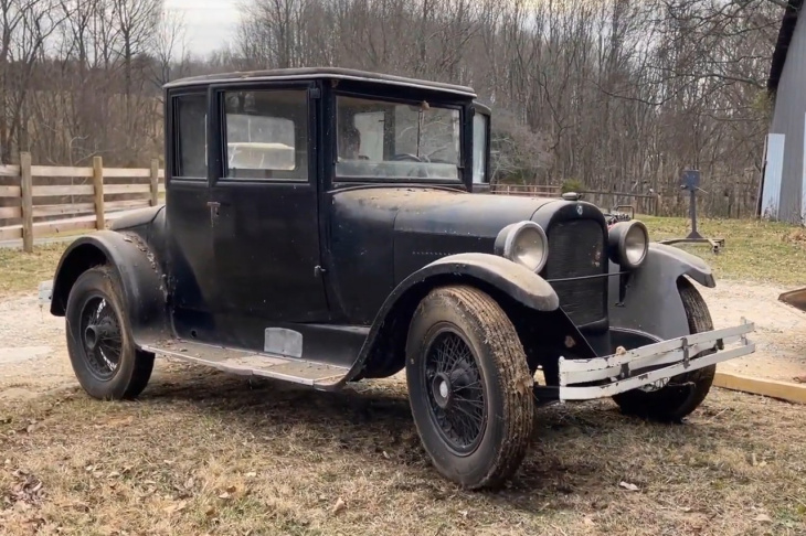 Encuentran un Dodge de 1924 en un granero y lo arrancan tras 83 años parado