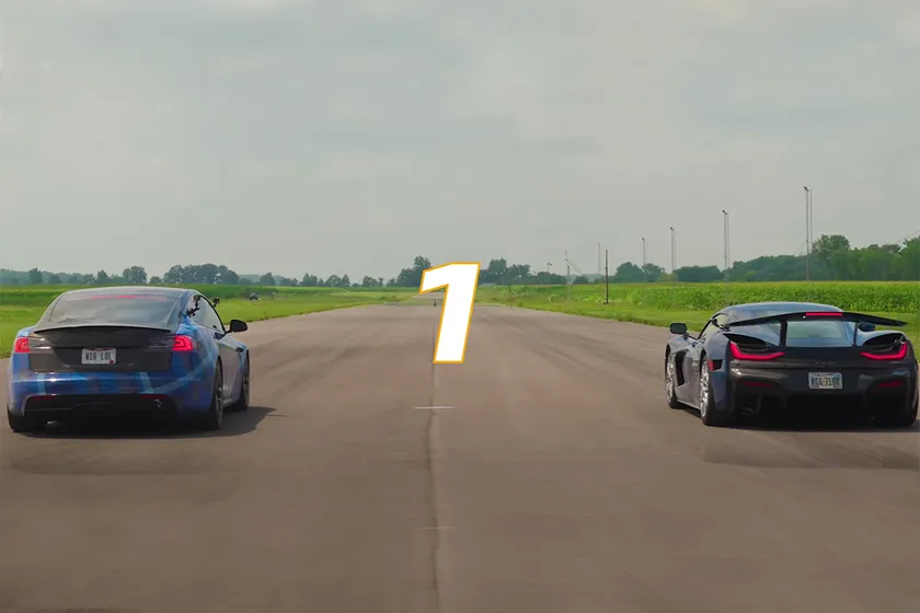 Tesla Model S Plaid frente a Bugatti Chiron SuperSport y Rimac Nevera, ¿cuál acelera más rápido? (vídeo)