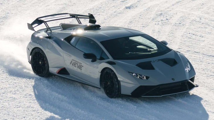 Imagina irte a Nueva Zelanda y jugar con Lamborghini en la nieve