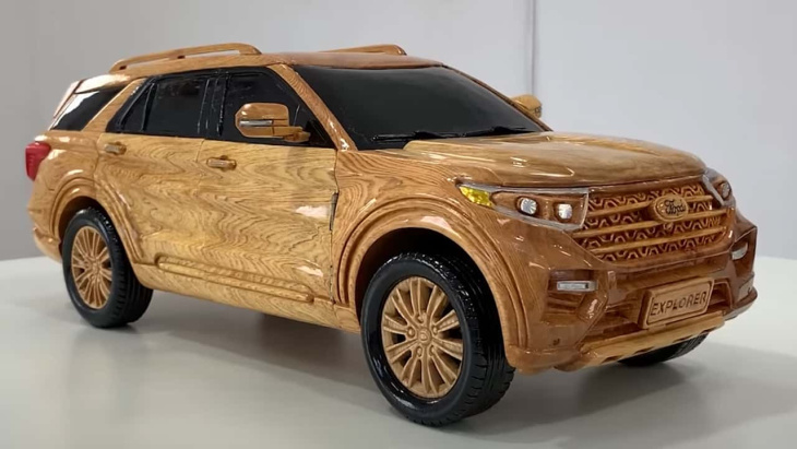 Mira este Ford Explorer ¡de madera!