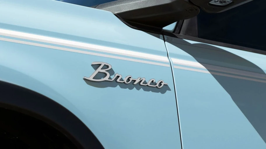 Ford Bronco Heritage Limited 2023 llega a México, un poderoso 4x4 de imagen retro