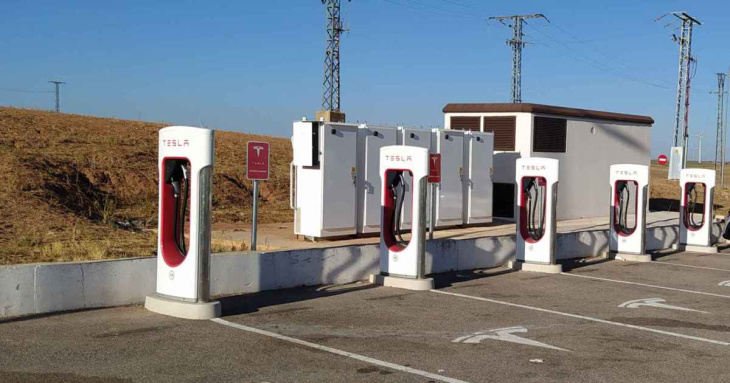 Tesla regala hoy las cargas en sus supercardores para todos los coches eléctricos, sean o no de su marca