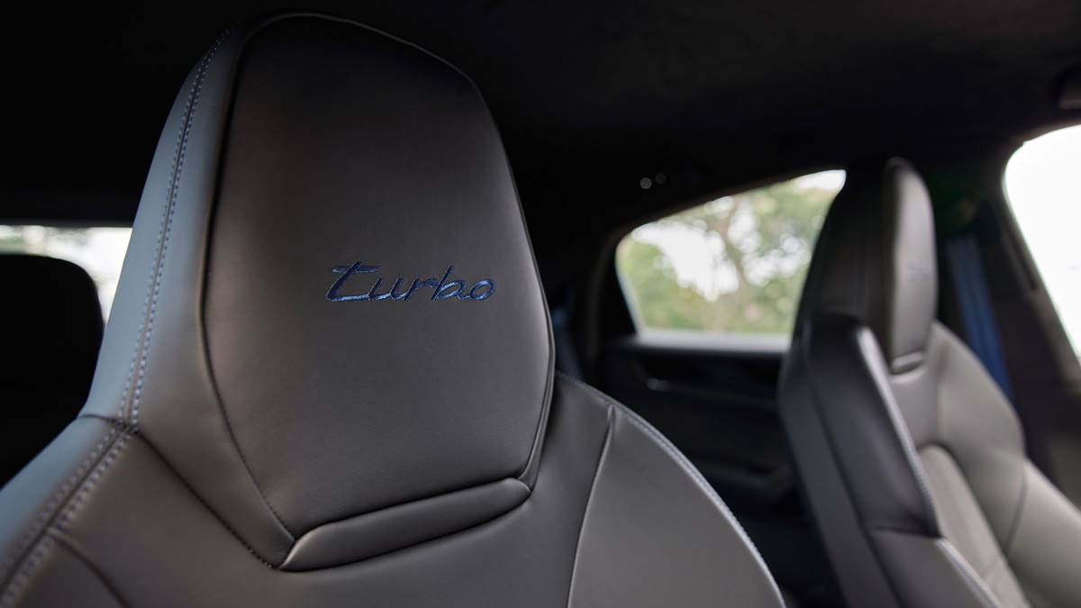 nuevo porsche cayenne turbo e-hybrid con  739 cv, batería de 25 kwh, y 82 km de autonomía eléctrica