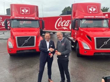 La guerra CocaCola / Pepsi llega a los camiones eléctricos: Volvo vs Tesla