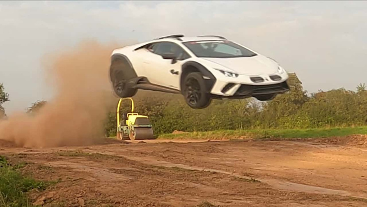 Vídeo: ¡vaya salto da este Lamborghini Huracán Sterrato!