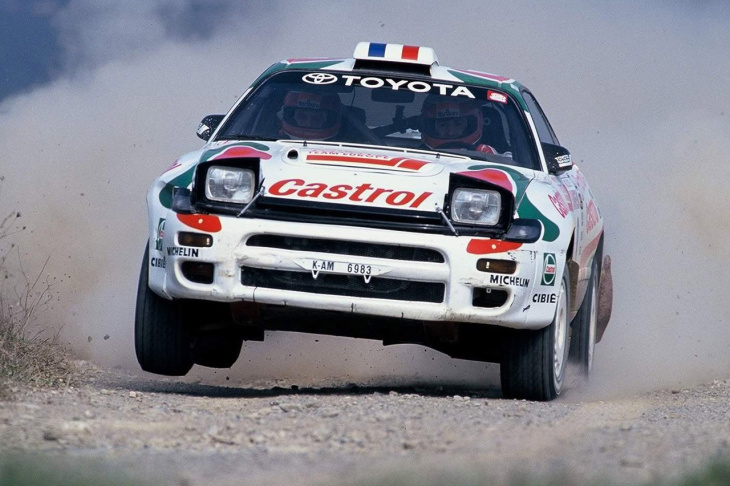La historia del Toyota Camry de Policía que equipaba el motor del Celica del WRC