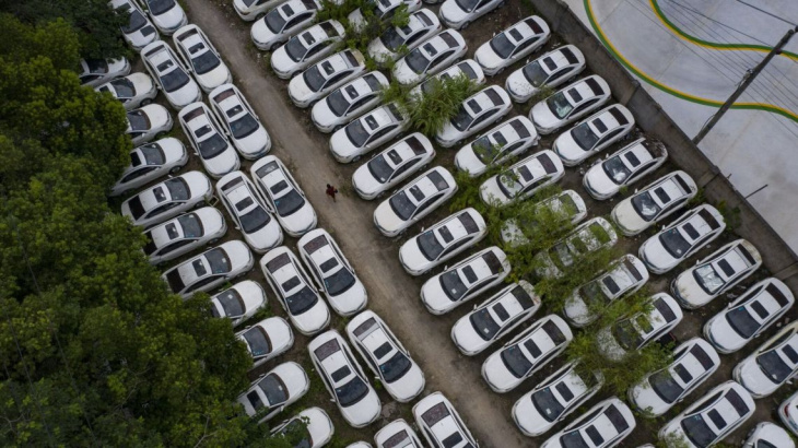 china le pide cautela a la unión europea en una investigación sobre sus autos eléctricos