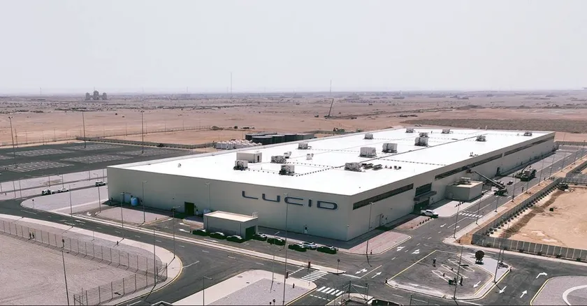 lucid motors inaugura su fábrica de coches eléctricos en arabia saudí