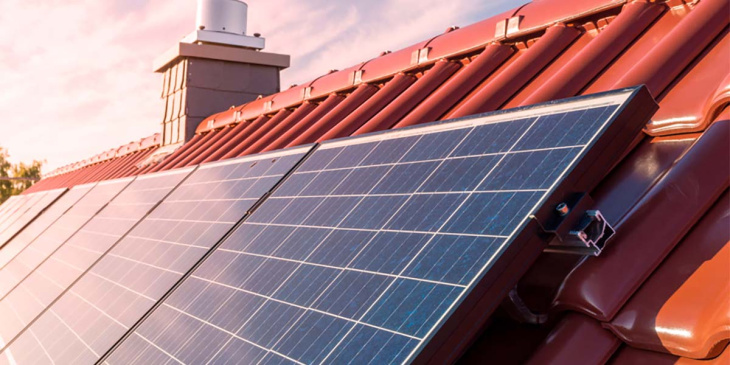 la energía solar y almacenamiento de batería ha disminuido su precio un 90% en solo 10 años