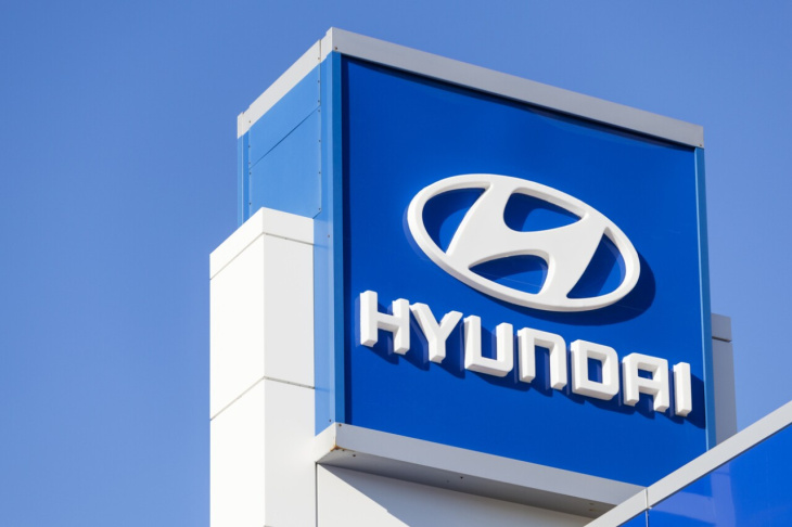 hyundai adoptará el cargador estándar de tesla para los autos eléctricos