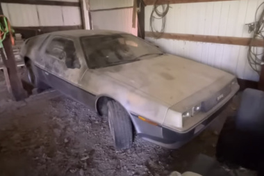 Encuentran un DeLorean abandonado con apenas 1.500 km