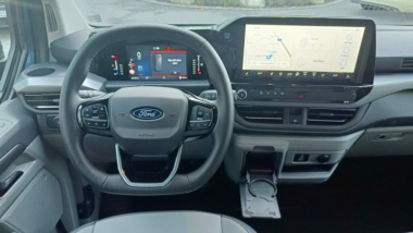 Primera prueba del Ford Tourneo Custom: polivalencia térmica, híbrida y eléctrica