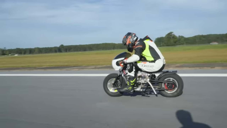 vídeo: mira esta minimoto intentando superar los 160 km/h