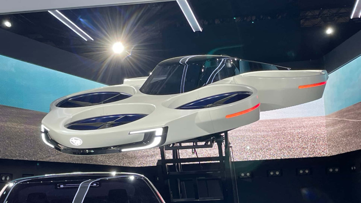 el subaru sport mobility concept es un svx eléctrico sacado del futuro