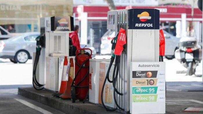 de lo que pagamos por el combustible, ¿cuánto son impuestos?