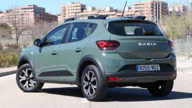 El Dacia Sandero supera al MG ZS y recupera el trono como  el coche más vendido en España