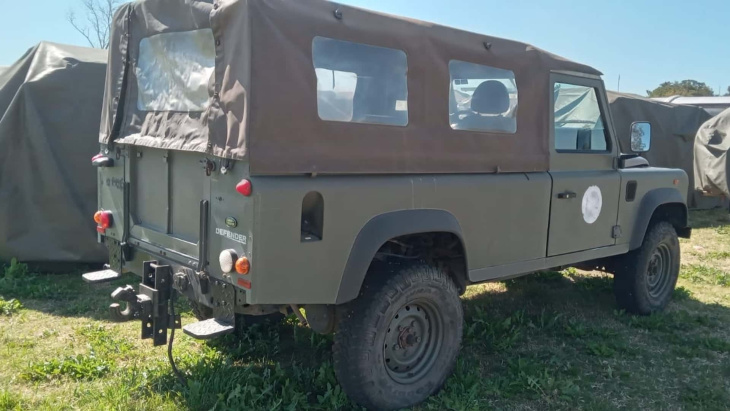 el ejército de uruguay remata 30 land rover más