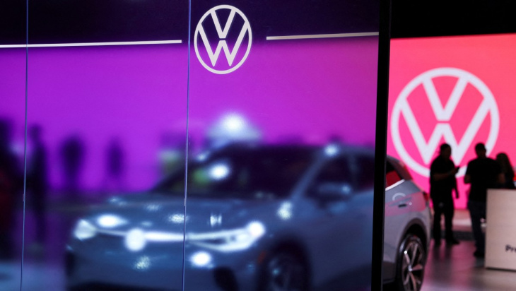 Volkswagen reducirá 20% de sus gastos de personal administrativo: agencias