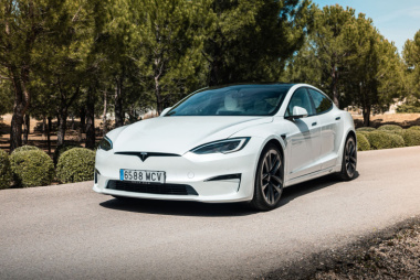 Piden más de 17.000 euros al dueño de un Tesla Model S por una batería nueva