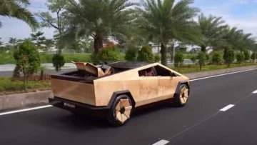 Es el verdadero y definitivo coche ecológico: un friki ha fabricado una Tesla Cybertruck en madera en solo 100 días
