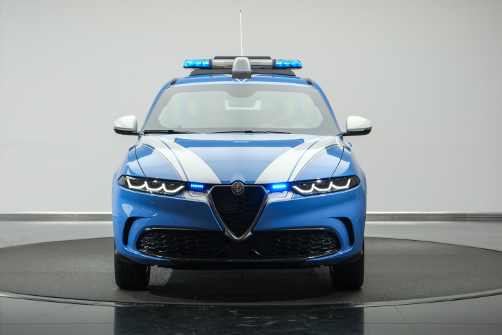 la policía estatal italiana recibe 850 alfa romeo tonale con una configuración específica