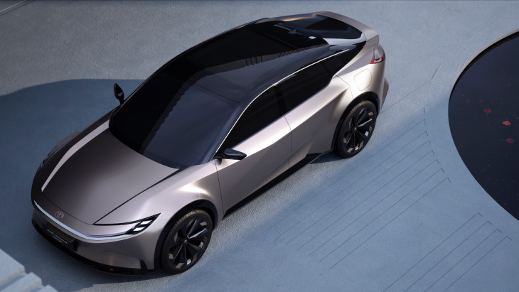 toyota sport crossover concept: un nuevo fastback eléctrico hecho con ayuda de byd