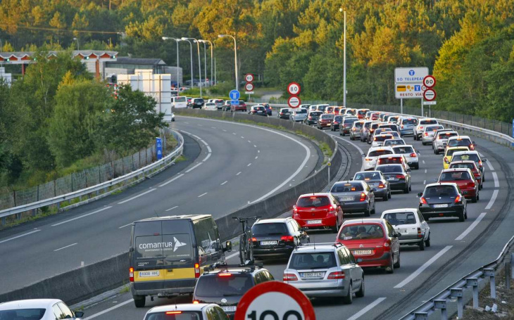 el ministerio de transportes quiere más carriles para acabar con los atascos de madrid