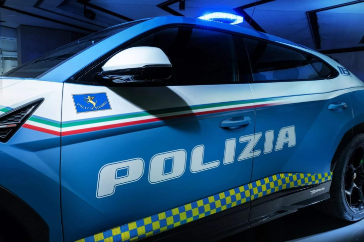 el lamborghini urus performante, nuevo miembro de la policía italiana